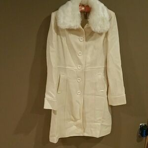 White jacket with faux fur collar